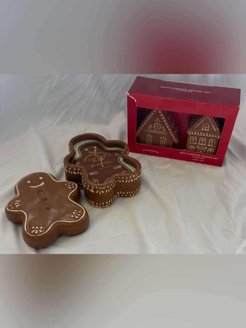 ENCHANTE GINGERBREAD MAN CANDLE W/ LID & WONDERSHOP SALT & PEPPER SHAKER SET NEW